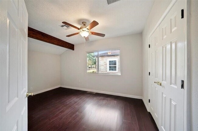 Foto del edificio - 6526 Westview Dr