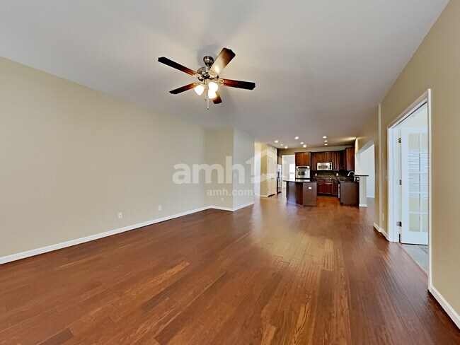 Building Photo - 1048 Oakhall Dr