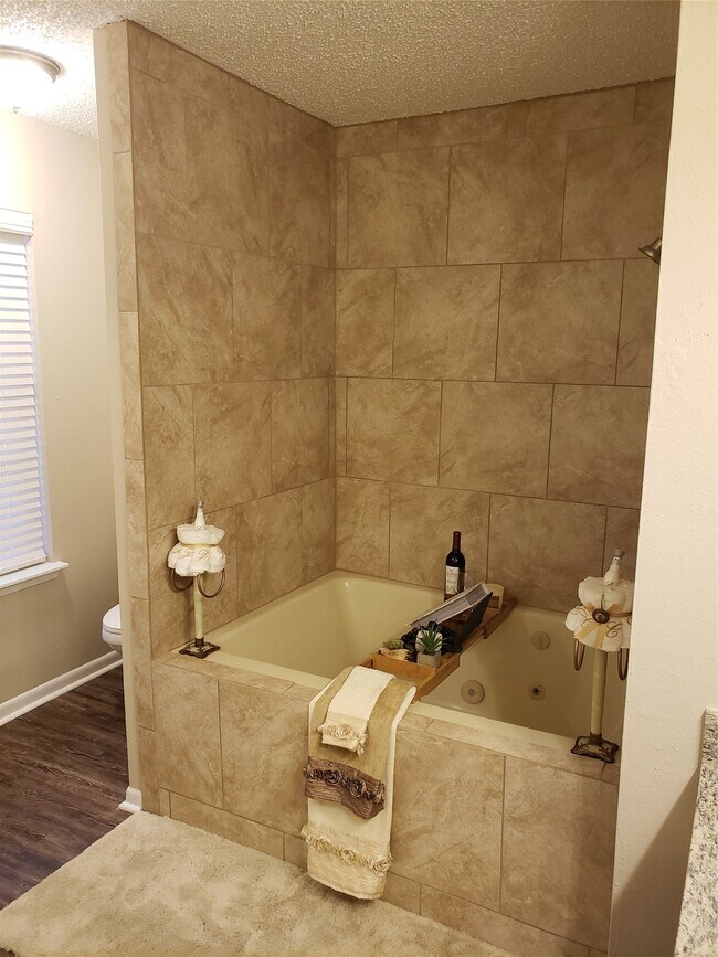 Foto del edificio - 7707 Bluejay Twin Cir