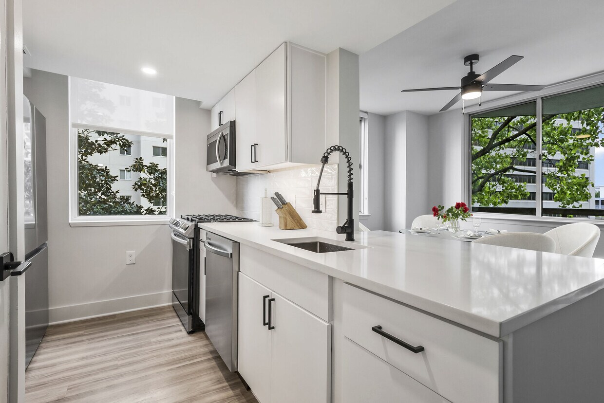 Cortland Pentagon City 12211331 S Eads St Arlington, VA Apartments