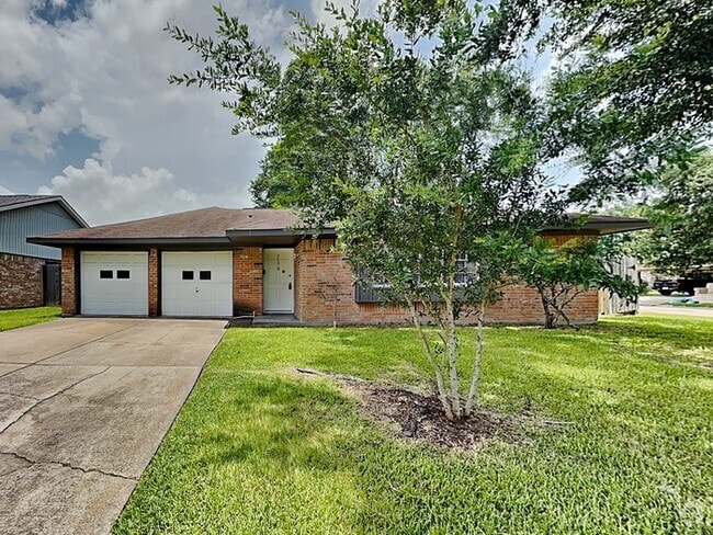 Building Photo - 758 E Princeton Ln