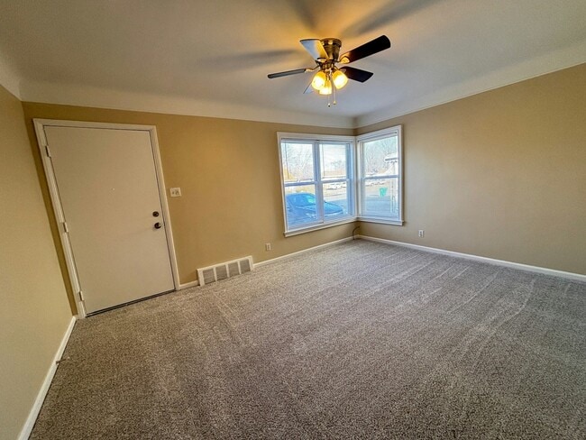 Building Photo - 16784 Toepfer Dr