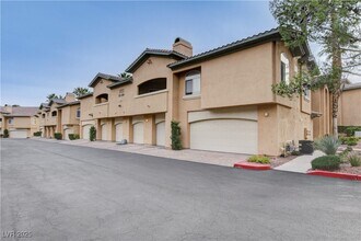 Building Photo - 1713 Sky of Red Dr