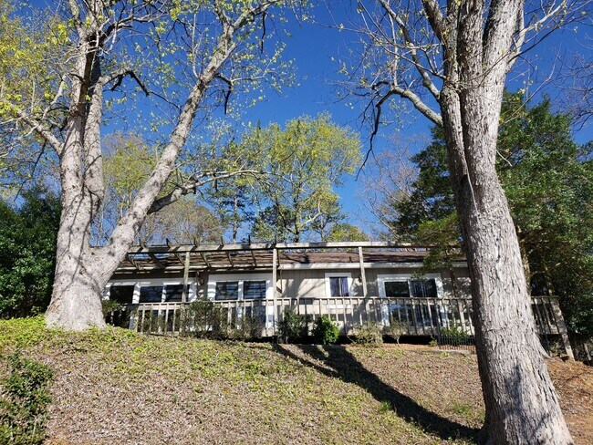 Foto del edificio - Enjoy Lakefront Luxury Year Round! $250 Of...