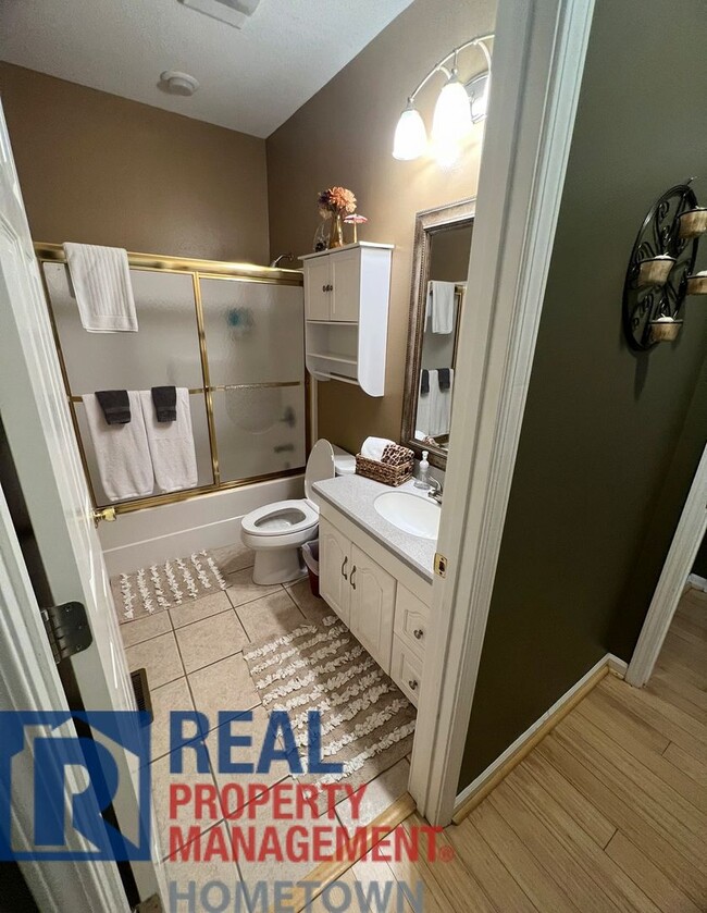 Building Photo - Furnished Condo on LAKE OUACHITA!!