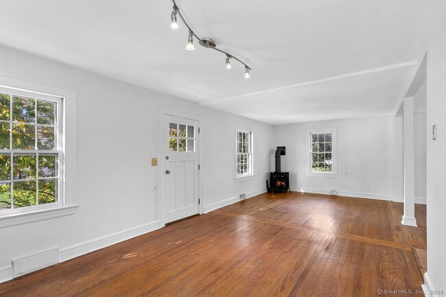 Building Photo - 105 Southworth St