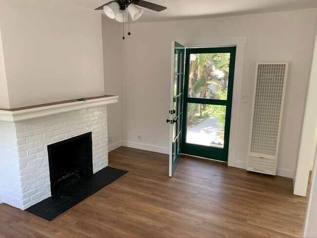 living room - 1616 Maltman Ave