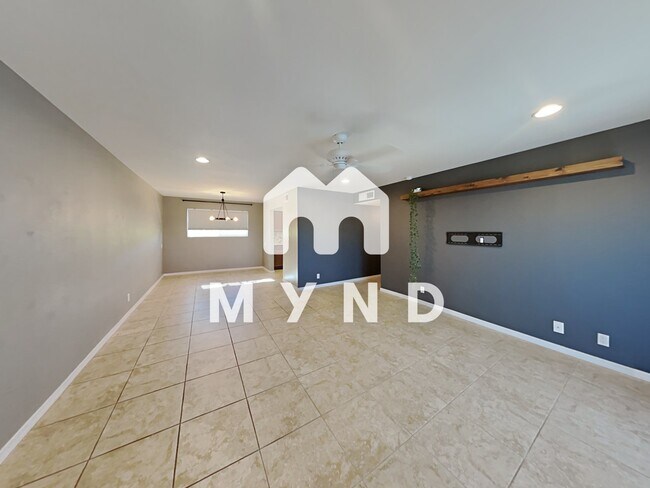 Building Photo - 5550 N 12th St #19