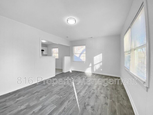 Building Photo - 2918 S 51st St