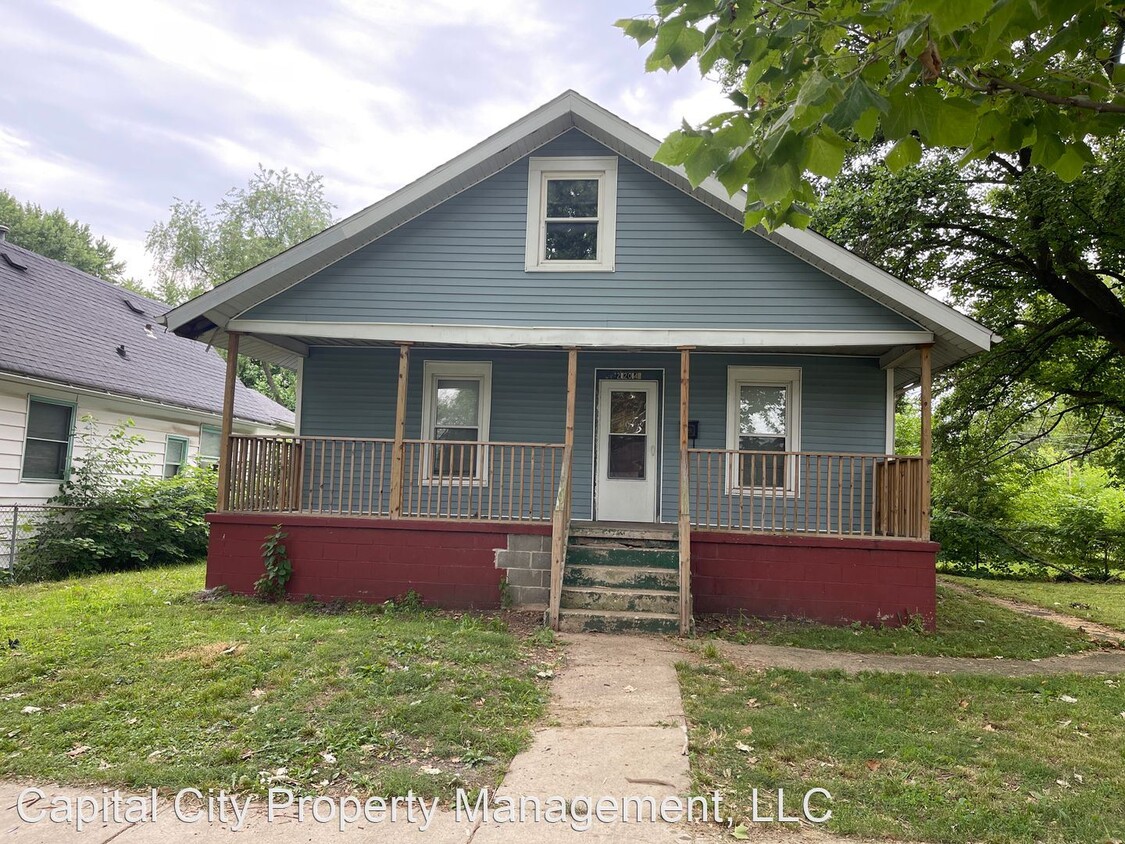 Primary Photo - 3 br, 1 bath House - 2204 E stuart