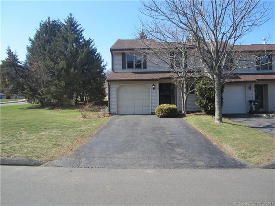 10 Sawmill Crossing, Wethersfield, CT 06109 Townhome Rentals in