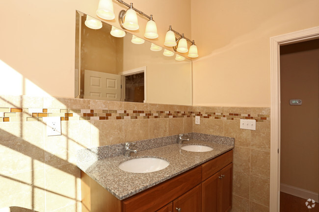 Bathroom - Hamden Luxury Apartments