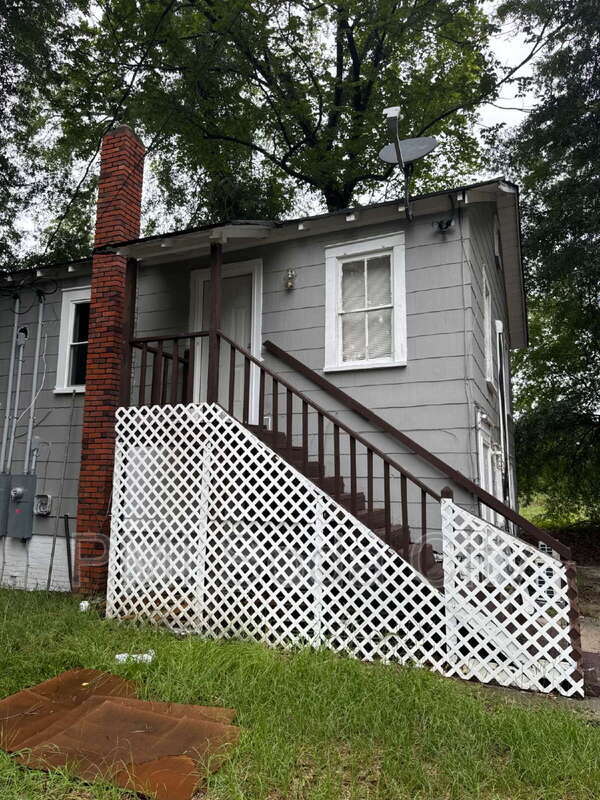 Foto del edificio - 211 E Brooks St