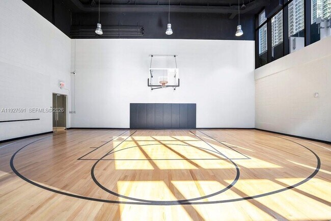 Building Photo - 1010 Brickell Ave