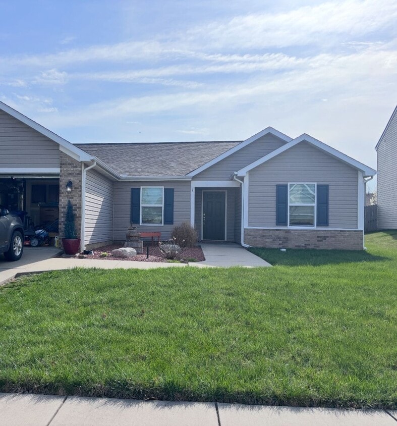 Primary Photo - WEST LAFAYETTE...3 Bedroom 2 Bath plus office