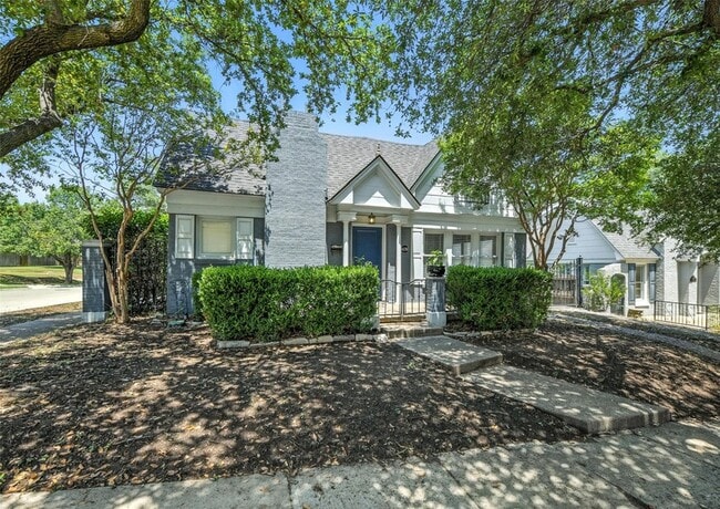 Foto del edificio - 4036 Dexter Ave