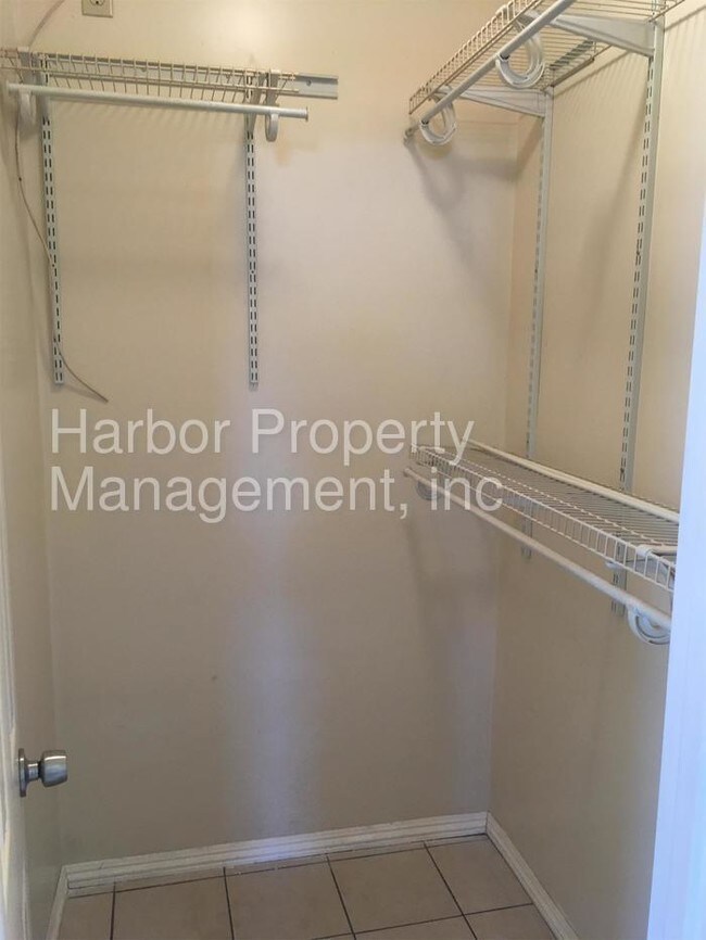 Foto del edificio - Cozy and quiet 1 bedroom! ALL UTILITIES PAID!