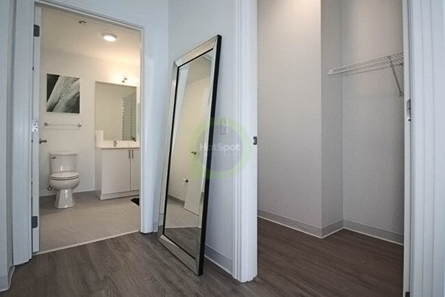 Foto del edificio - 818 W Van Buren St