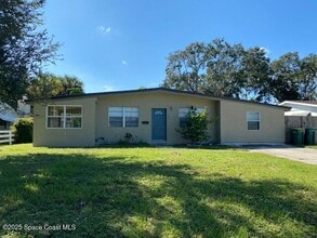 Building Photo - 907 Espanola Way