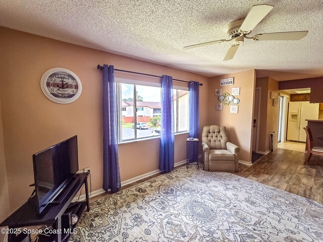 Foto del edificio - 639 Ridge Club Dr
