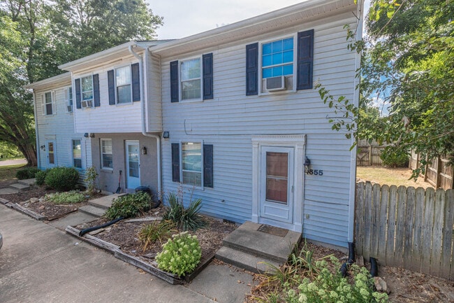 Building Photo - 1655 W Amos Dr