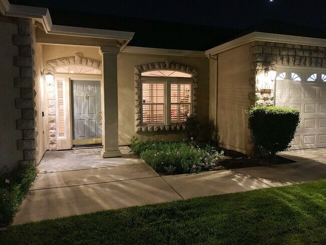 Foto del edificio - Beautiful 4 Bedroom, 3 Bath Ripon Home