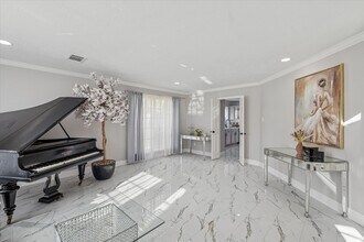 Building Photo - 11306 Avon Pl