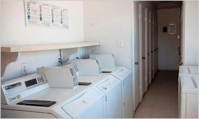 Building Photo - Pacifica Manor