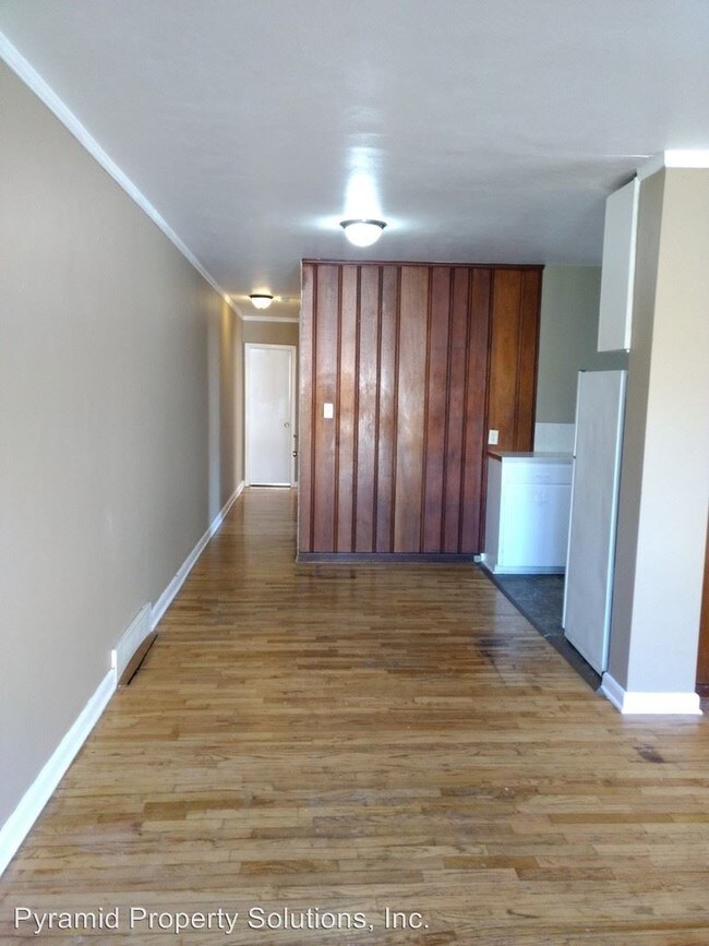 Building Photo - 3 br, 1 bath Apartment - 2816 Woodland Ave