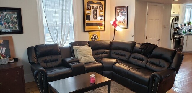 Building Photo - 100 Flint St