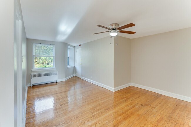 Foto del edificio - 6770 Blakemore St