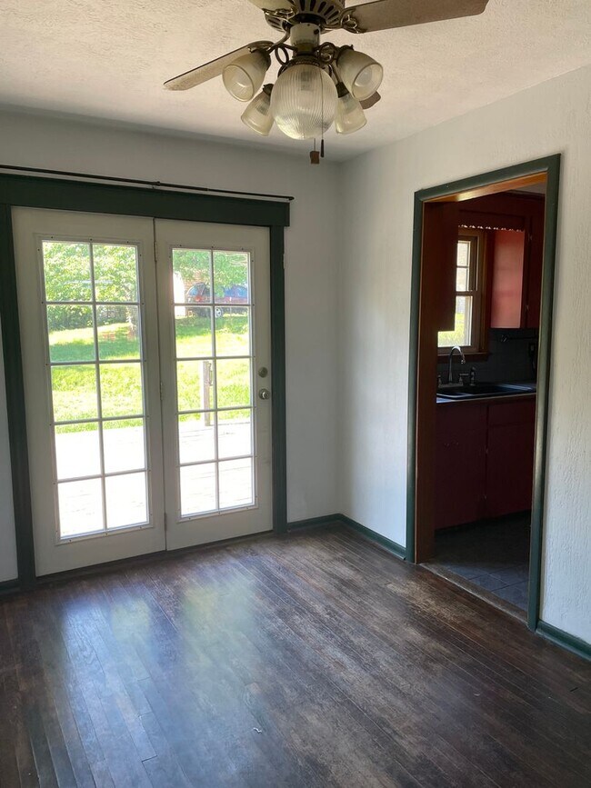 Foto del edificio - 5004 15th St SW-  Perry Twp
