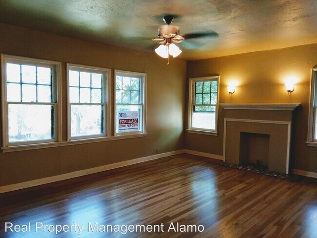 Building Photo - 218 E Rosewood Ave
