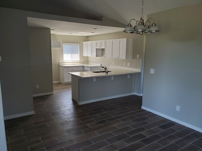 Foto del edificio - 3780 Kinney St