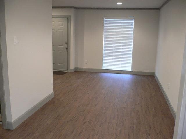 Foto del edificio - 9820 Park Ln Pl