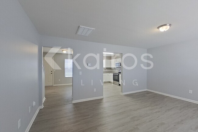 Foto del edificio - 2476 Whirlwind Ln