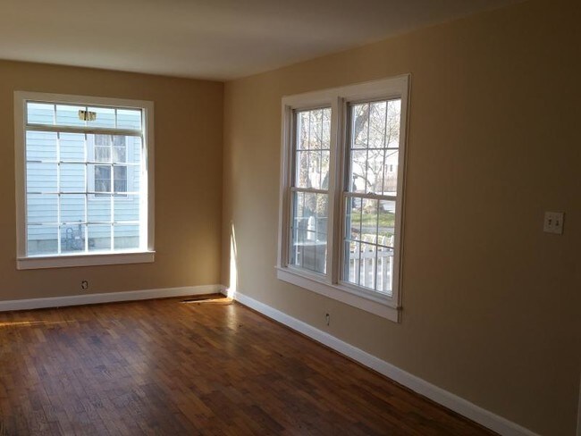 Foto del edificio - 719 Charlton St NW