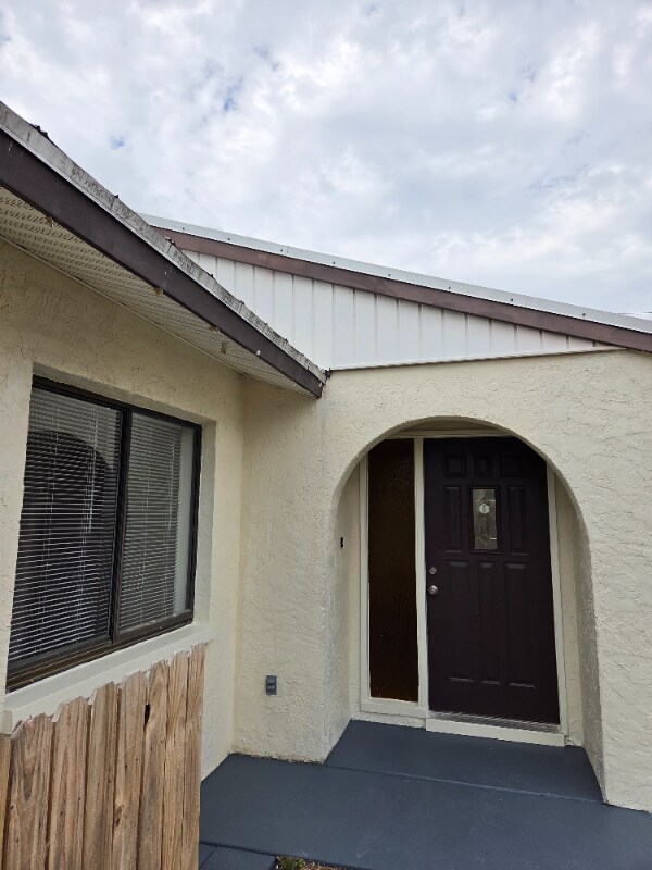 Building Photo - 1218 SE 8th St