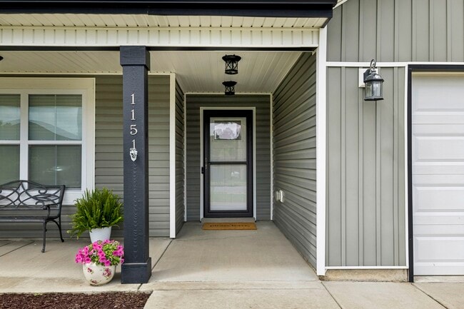 Building Photo - 1151 Eagles Bluff Dr