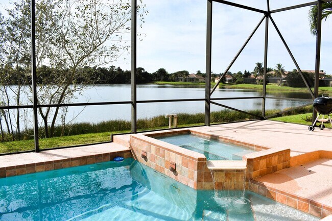 Building Photo - 895 SW Grand Reserves Blvd