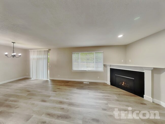 Building Photo - 14657 SE Natalya St