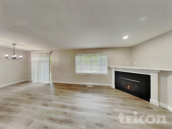 Foto del edificio - 14657 SE Natalya St