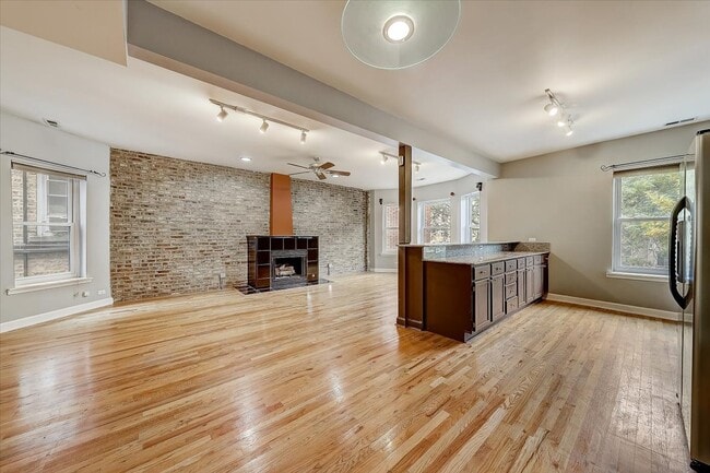 Building Photo - 5708 N Winthrop Ave