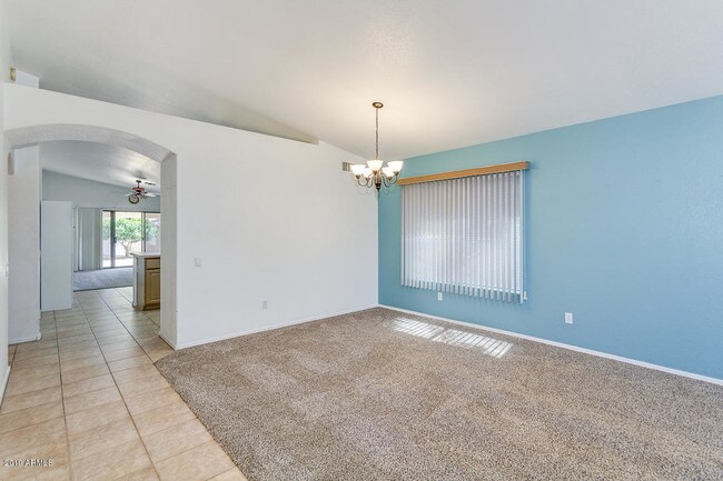 Building Photo - 519 W Bluefield Ave