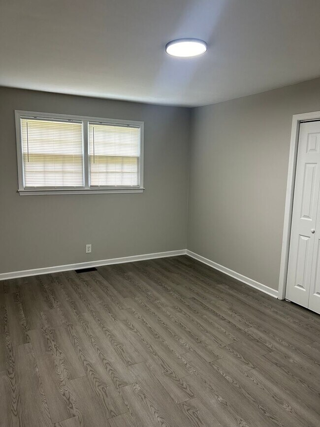 Building Photo - 137 Pisgah Dr