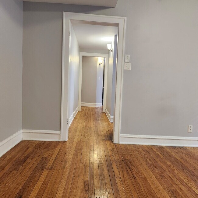 Foto del edificio - 3015 W Armitage Ave
