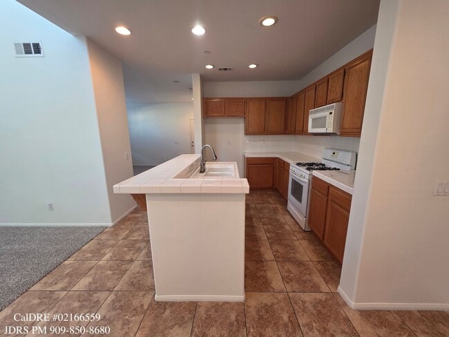 Foto del edificio - Ontario 3 Bedroom Condo