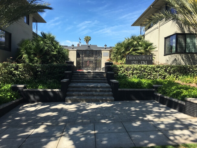 Building Photo - 1251 N Crescent Heights Blvd
