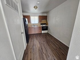 Foto del edificio - 215 N 400 W