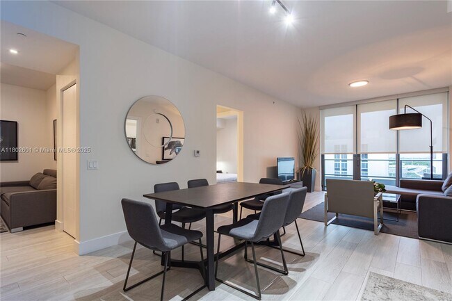 Foto del edificio - 2960 NE 207th St